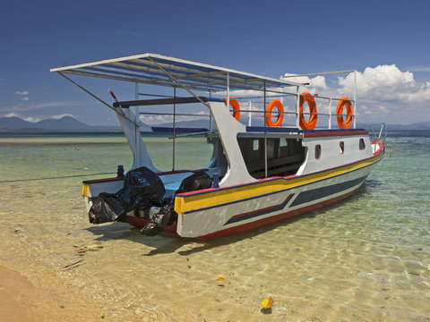 Indonesia taxi boat, Indonesisches Taxischiff
