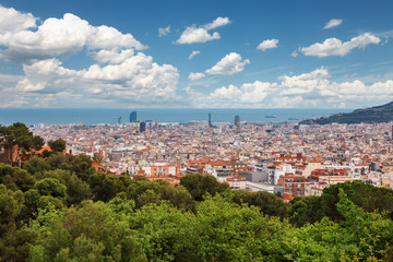 Fototapeta na wymiar Panoramic view of Barcelona from Park Guell in a summer day in Spain