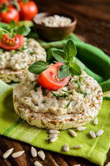 Tofu spread with sunflower seeds, onion and parsley