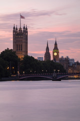 Obraz premium Palace of Westminster and Lambeth Bridge at Dusk, London, United