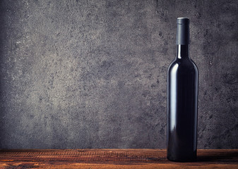 Bottle of red wine - obrazy, fototapety, plakaty