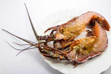 伊勢えびの鬼殻割り