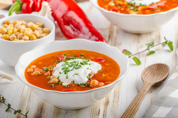 Chickpea soup with pepper