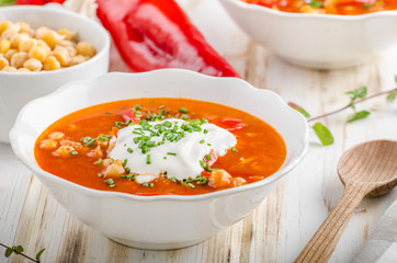 Chickpea soup with pepper