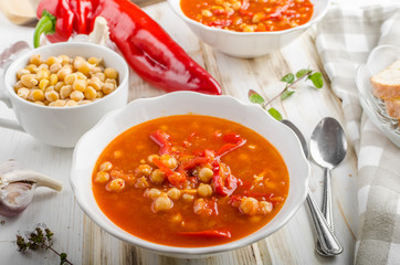 Chickpea soup with pepper