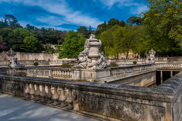 Jardin de la fontaine, Nîmes touristique.