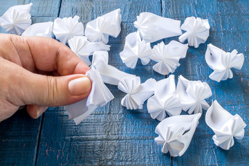 Making components in the shape of a flower for bows in the art kanzashi. Step 3