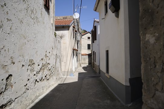 Narrow streets of Susak