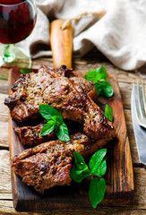 Grilled lamb chops marinated with mint