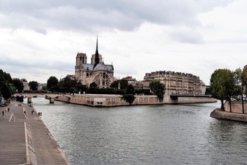 Fototapeta na wymiar Series of photos of the most famous landmarks of Paris