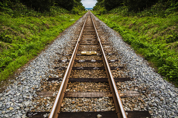 Fototapeta premium まっすぐな鉄道の線路