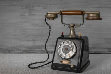 Old black telephone - 120849533