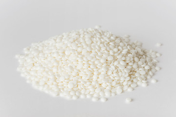 White polymer granules