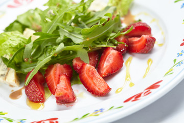 salad with strawberries