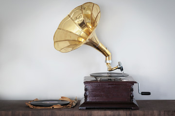 The old phonograph