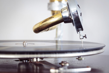 Turntable needle from a phonograph