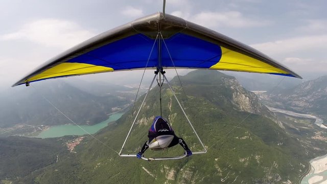 Hang glider, a front view in flight