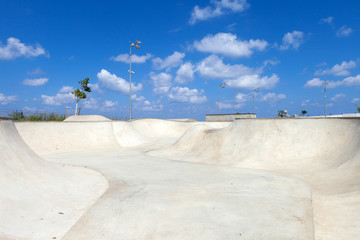 Empty public skate park © STOCKSTUDIO