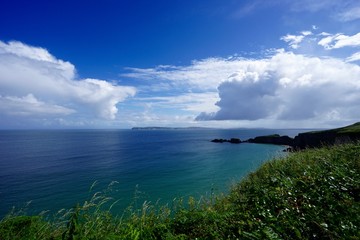 Landschaft um Carrick-a-Rede - Rope Bridge / Nordirland