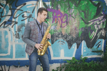 busker outdors hd