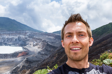 Naklejka premium Selfie with the Poas Volcano in the background