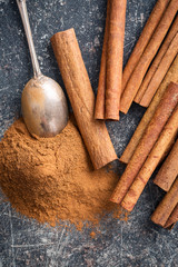 Cinnamon sticks and ground cinnamon.