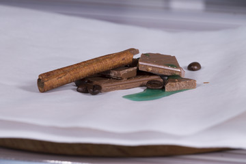 coffee beans, chocolate, cinnamon