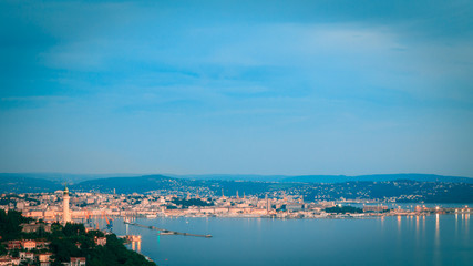 Naklejka na ściany i meble evening in the gulf of Trieste