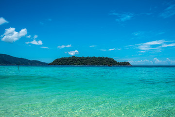 Fototapeta na wymiar Clear water and beautiful Andaman sea of Lipeh island, Thailand.