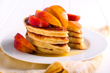 Cinnamon pancakes with honey