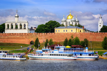 Fototapeta premium Golden and silver dome churches in Novgorod Kremlin, Russia