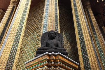 The buddha statue inside the Grand Palace in Bangkok Thailand © Lam Buu Truong