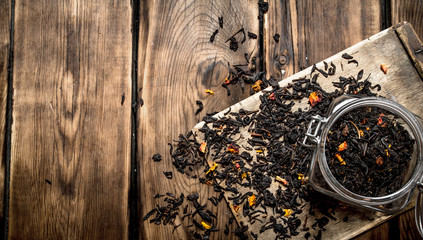 Dried tea in the jar.