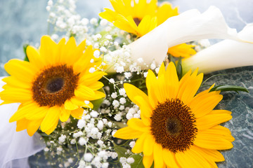 Fototapeta na wymiar matrimonio bouquet giallo 