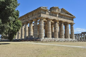 Fototapeta na wymiar Paestum, Italia, Tempio di Nettuno