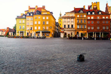 Early morning in Warsaw, Poland © Madrugada Verde