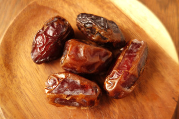 sun dried dates