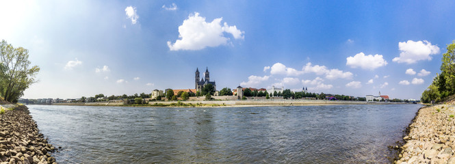 Magdeburg - Elbufer und Dom