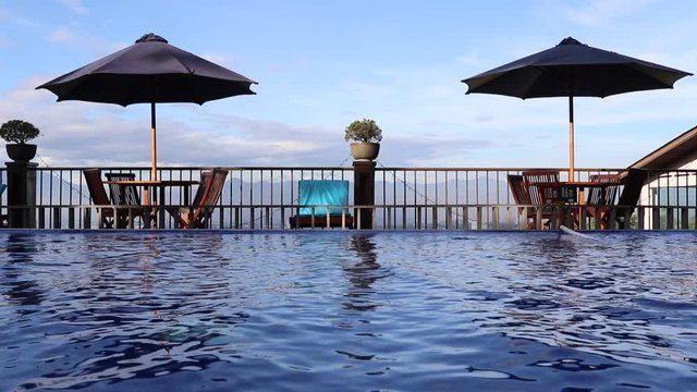 Piscine luxueuse et romantique