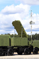 Obraz premium Radar antenna of the air defense complex