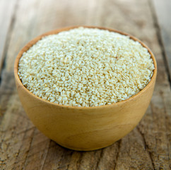 White sesame in wood bowl