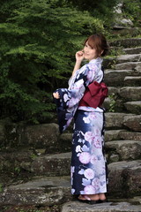 浴衣を着た女性