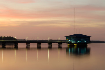 Obraz premium sunset and Reflection at reservoir