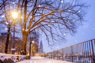 Terrassenufer Dresden in Winter