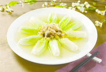 Scallops white ginkgo Tianjin with cabbage on white plate in res