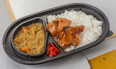 Teriyaki chicken curry with fried tempura, chili and plain rice