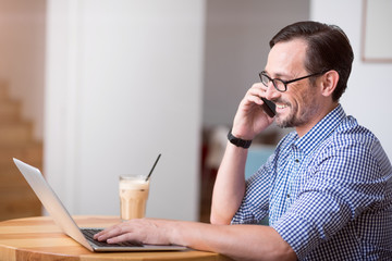 Handsome man talking per phone