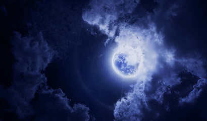 Obraz na płótnie Canvas Full Moon with cloud at night