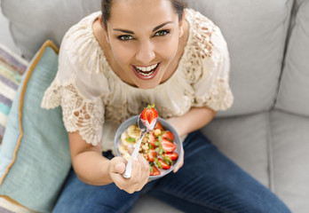 Naklejka premium Eating healthy