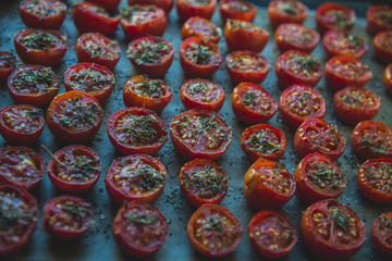 Fototapeta na wymiar Dried tomatoes in the baking tray